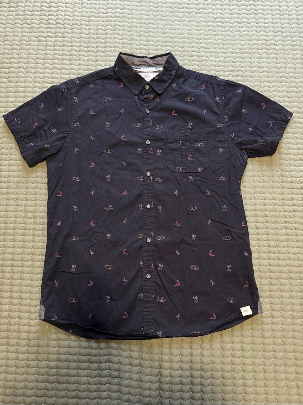 Men’s Free Planet 100% Cotton Navy Short Sleeve Button Up Micro Surf Print M